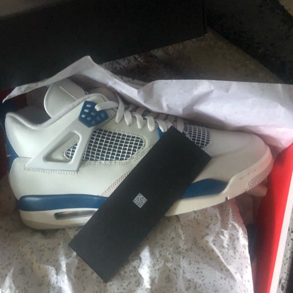 Jordan 4’s Brand New Never Worn Brought To Big - Picture 2 of 3